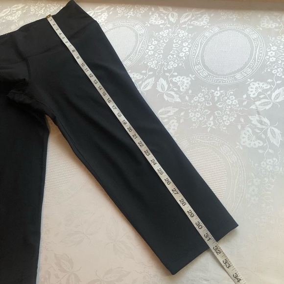 Victoria’s Secret Victoria Sport Black Capri Activewear Leggings Women’s Size L - Picture 11 of 16